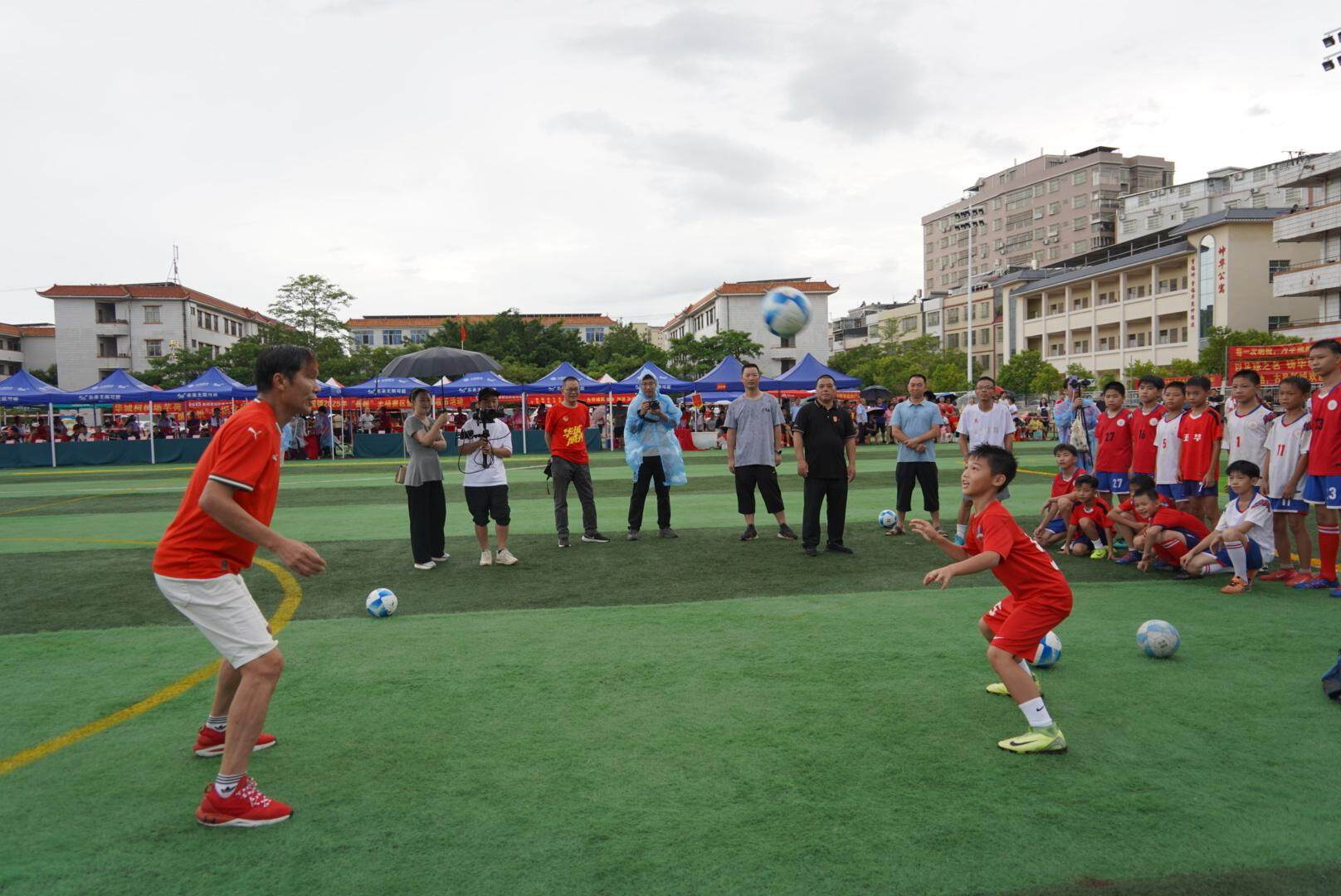 实习生, 为赛事助威