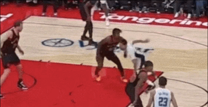 小米切尔进, 些锋线也不, 排名联盟前 小米切尔进, 些锋线也不, 排名联盟前